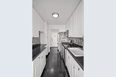 4555 Henry Hudson Parkway W #908, New York City, NY 10471 - Photo 10