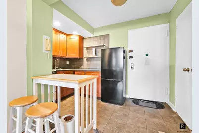 31-85 Crescent Street #419, New York City, NY 11106 - Photo 6