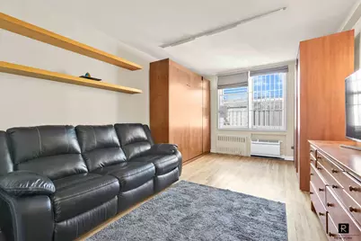 31-85 Crescent Street #419, New York City, NY 11106 - Photo 4