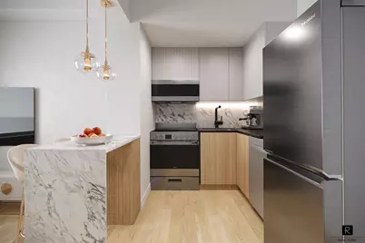 31-85 Crescent Street #419, New York City, NY 11106 - Photo 2