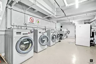 31-85 Crescent St, New York City, NY 11106 - Photo 10