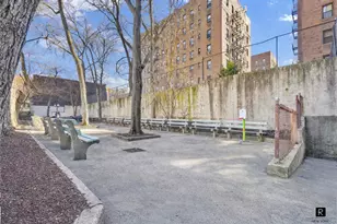31-85 Crescent St, New York City, NY 11106 - Photo 22
