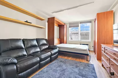 31-85 Crescent Street #419, New York City, NY 11106 - Photo 8