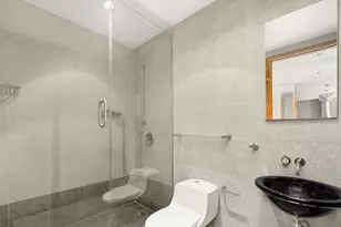 641 5th Ave, New York City, NY 10022 - Photo 10