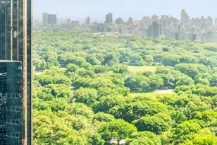 322 W 57th St, New York City, NY 10019 - Photo 4