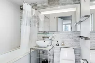 322 W 57th St, New York City, NY 10019 - Photo 6