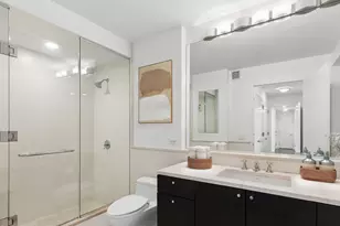 207 E 57th St, New York City, NY 10022 - Photo 6