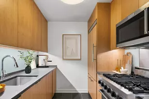 207 E 57th St, New York City, NY 10022 - Photo 4