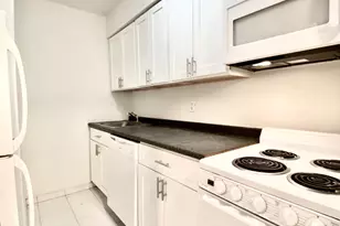 345 E 72nd St, New York City, NY 10021 - Photo 4