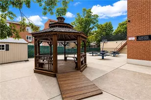 2800 Coyle St, New York City, NY 11235 - Photo 26