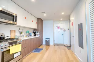 131-01 40th Rd, New York City, NY 11354 - Photo 4