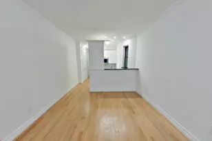 886 10th Ave, New York City, NY 10019 - Photo 2