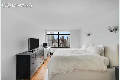 400 E 70th Street #2402, New York, NY 10021 - Photo 8