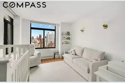 400 E 70th Street #2402, New York City, NY 10021 - Photo 10