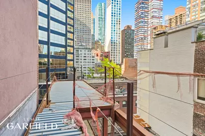 210 E 52nd Street, New York City, NY 10022 - Photo 2