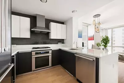 247 W 46th Street #1106, New York City, NY 10036 - Photo 4