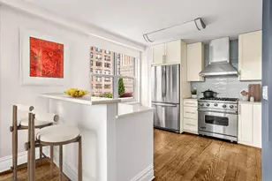 305 E 40th St, New York City, NY 10016 - Photo 8