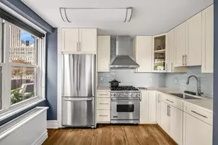 305 E 40th St, New York City, NY 10016 - Photo 10