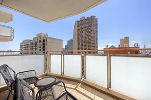 300 E 40th St, New York City, NY 10016 - Photo 4