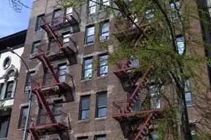 325 W 71st St, New York, NY 10023 - Photo 12