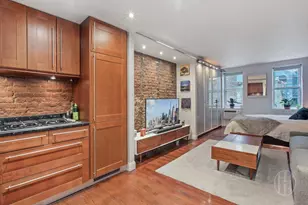 30 E 22nd St, New York, NY 10010 - Photo 2
