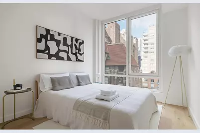 135 E 47th Street #20B, New York City, NY 10017 - Photo 8
