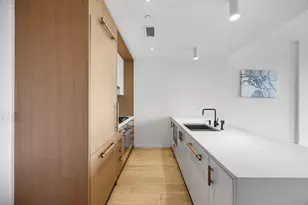 22-18 Jackson Ave, New York City, NY 11101 - Photo 2