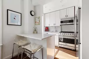 161 W 16th St, New York, NY 10011 - Photo 2