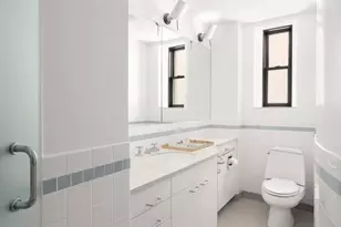 60 W 68th St, New York City, NY 10023 - Photo 14
