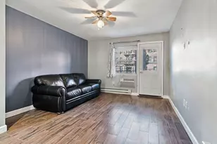 31-23 Crescent St, New York City, NY 11106 - Photo 2