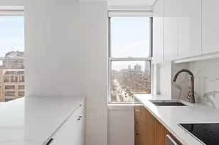 365 W 20th St, New York City, NY 10011 - Photo 2