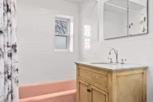 825 E 21st St, New York City, NY 11210 - Photo 10