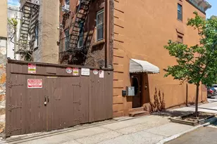 122 2nd St, New York City, NY 11231 - Photo 4
