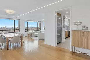 190 E 72nd St, New York City, NY 10021 - Photo 2