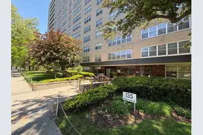 135 Ocean Parkway #6H, New York City, NY 11218 - Photo 8