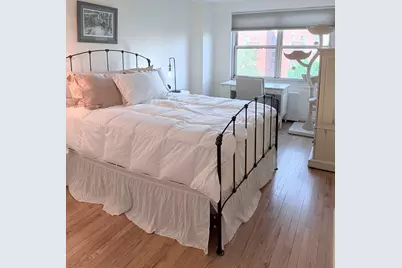 135 Ocean Parkway #6H, New York City, NY 11218 - Photo 2