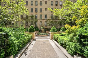 350 W 57th St, New York City, NY 10019 - Photo 1