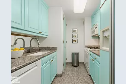 188 E 76th Street #7C, New York, NY 10021 - Photo 4
