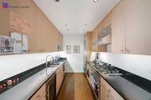 101 W 67th St, New York City, NY 10023 - Photo 4