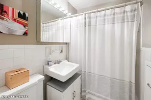201 W 21st St, New York City, NY 10011 - Photo 4