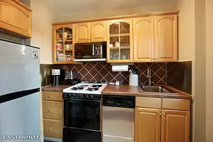 201 W 21st St, New York City, NY 10011 - Photo 2