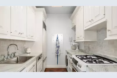 58 W 58th Street #32A, New York City, NY 10019 - Photo 6