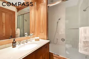 8 Pierrepont St, New York City, NY 11201 - Photo 12