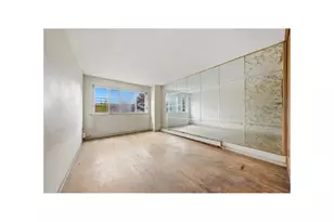 1323 E 222nd St, New York City, NY 10469 - Photo 4