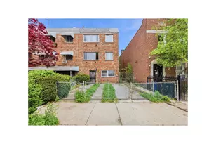 1323 E 222nd St, New York City, NY 10469 - Photo 2