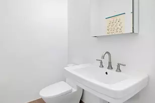 618 Washington St, New York City, NY 10014 - Photo 10