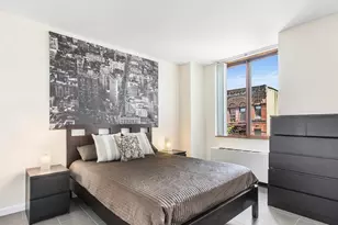 393 W 49th St, New York, NY 10019 - Photo 6