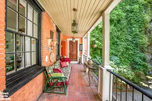 422 W 46th St, New York City, NY 10036 - Photo 2