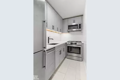 399 E 72nd Street #3D, New York City, NY 10021 - Photo 4