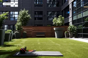 547 W 47th St, New York City, NY 10036 - Photo 18